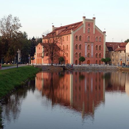 Hotel Budweis ภายนอก รูปภาพ