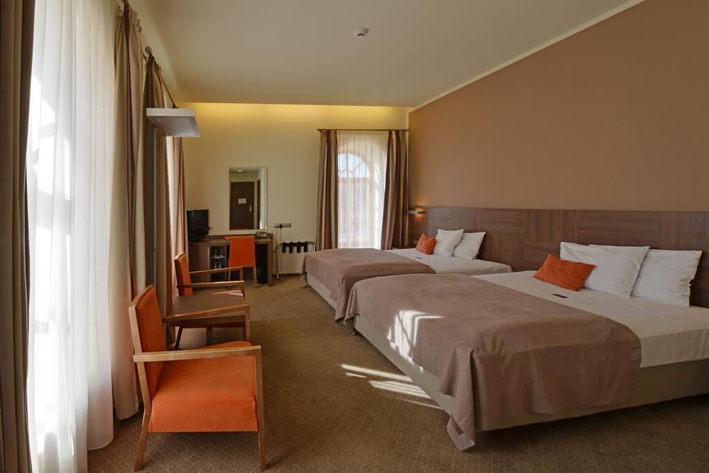 Hotel Budweis ภายนอก รูปภาพ