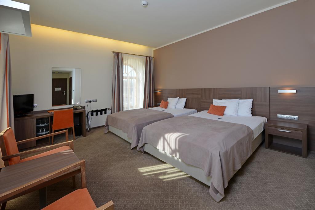 Hotel Budweis ภายนอก รูปภาพ